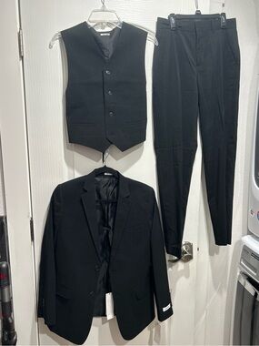 Calvin Klein Boys 3-Piece Black Suit Set Size 16 – Blazer, Vest & Dress Pants